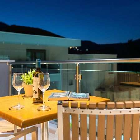 Mary'S Luxury Apartman Hriszí Amudiá Kültér fotó